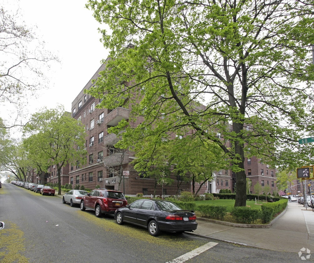 Building Photo - James Madison