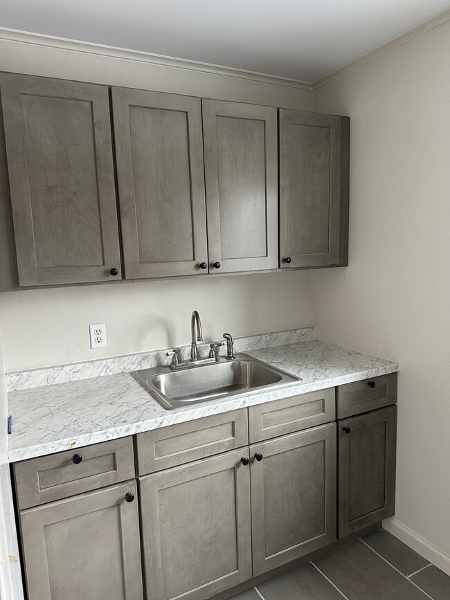New Kitchen - 2126 Monroe Ave
