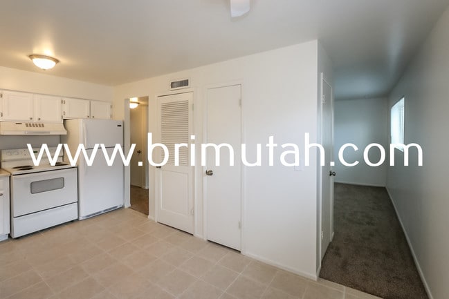 Building Photo - 4839 S Memory Ln