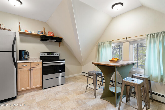 Building Photo - 9 Spa Cir