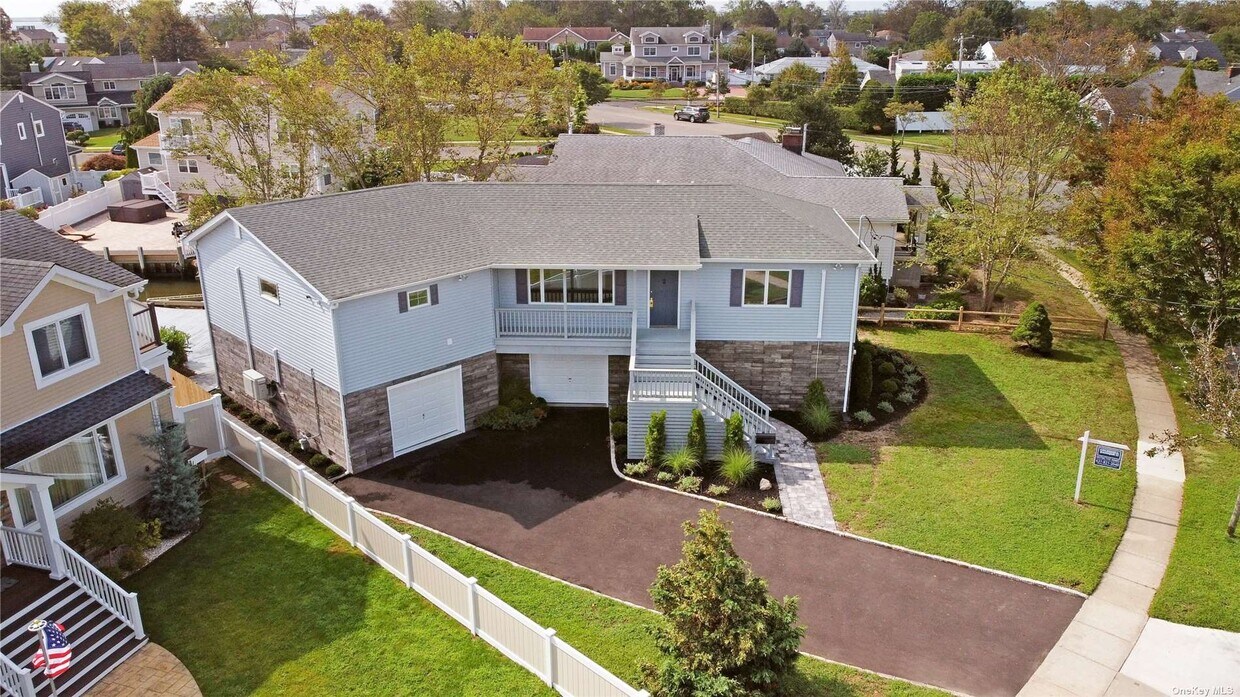 150 E Shore Dr, Massapequa, NY 11758 House Rental in Massapequa, NY