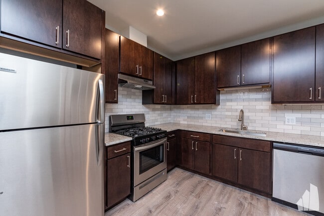 Building Photo - 1143 Maple