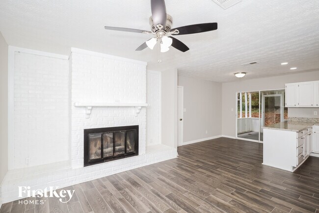 Building Photo - 202 Sedgefield Dr