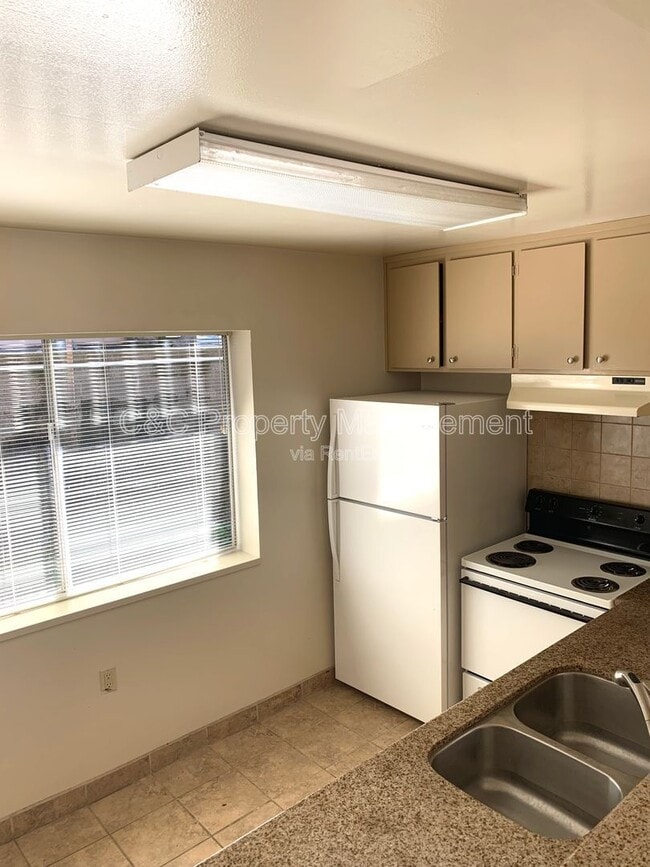 Foto del edificio - 830 Parcel St