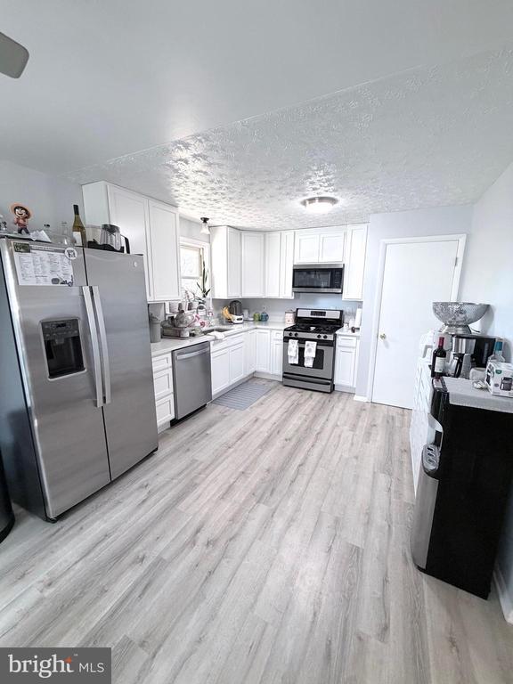 Building Photo - 7410 Dickenson St