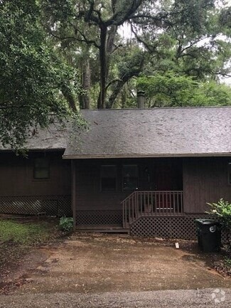 Building Photo - 1501 Twin Lakes Cir