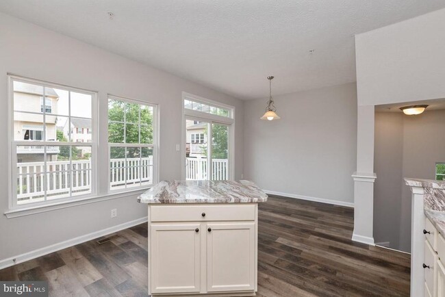 Foto del edificio - 7229 Mockingbird Cir