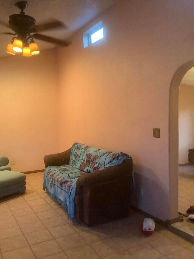 Building Photo - 56 Pinon Rd