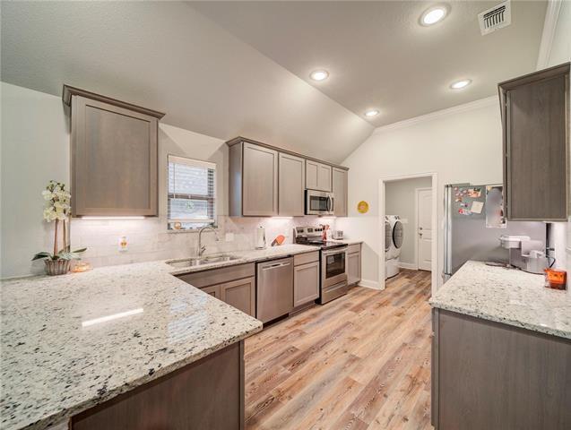 Foto del edificio - 709 Nolan Dr