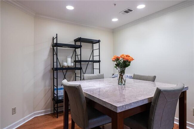 Building Photo - 28111 Plantation Dr NE