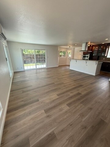 Foto del edificio - Beautifully Renovated 5-Bedroom Home | Spa...