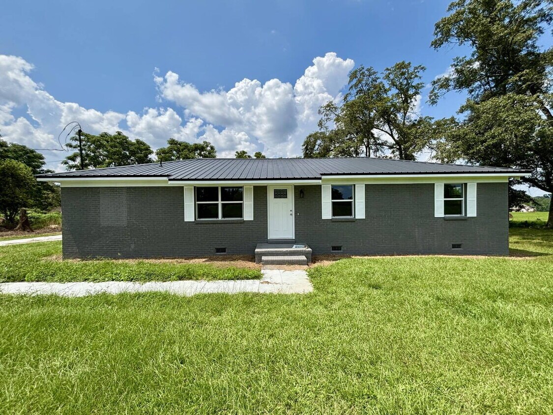 Foto principal - Available now FOR RENT in Dothan, AL!!