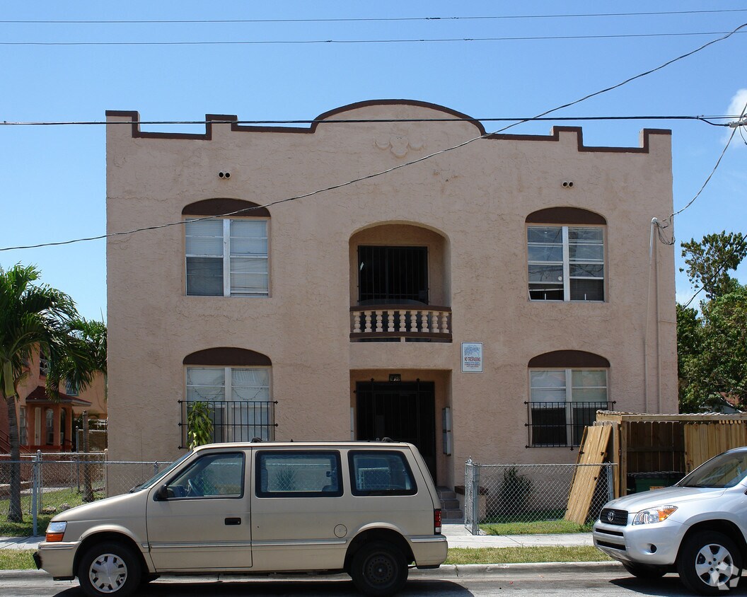 Primary Photo - 1450 SW 3rd St