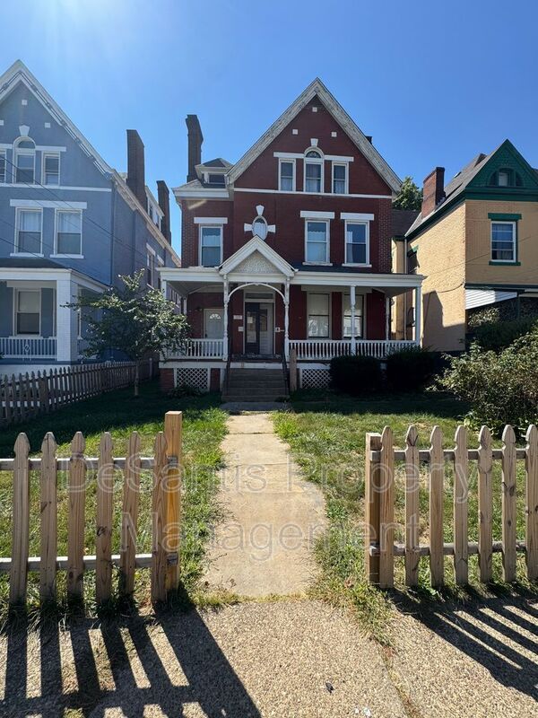 Foto del edificio - 5498 Hayes St