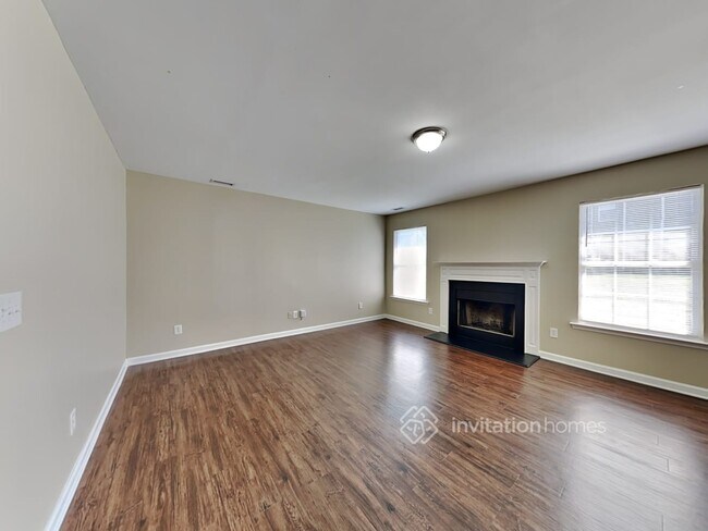 Building Photo - 1505 Pebble Ridge Dr