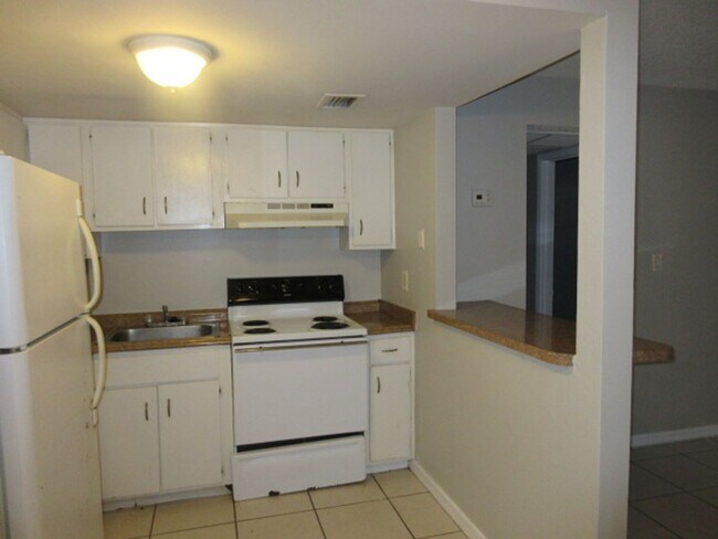 Building Photo - Available January 2024. Sandy Cove condos ...