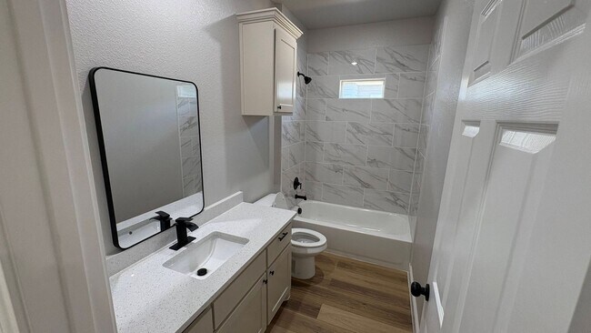 Foto del edificio - 3205 Bourland St