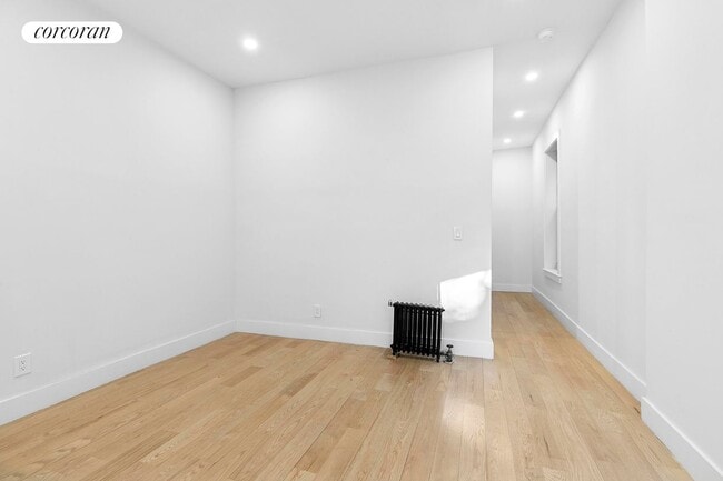 Building Photo - 202 W 96th St