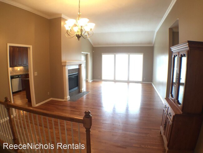 Building Photo - 3 br, 3 bath House - 6422 W 134th Terr