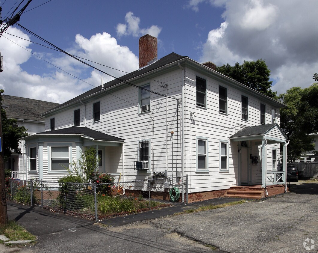 Building Photo - 165-169 Peace St