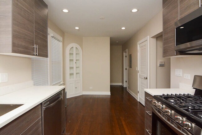Foto del edificio - 1434 W Farragut Ave