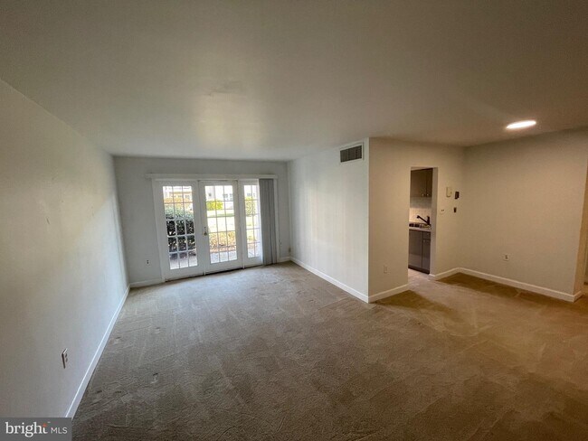 Building Photo - 9493 Fairfax Blvd