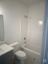 Building Photo - 731 Southview Dr