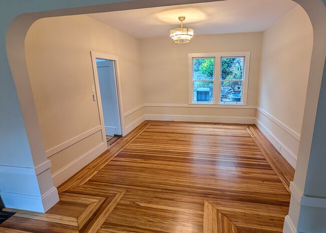 Building Photo - 32 Danvers St