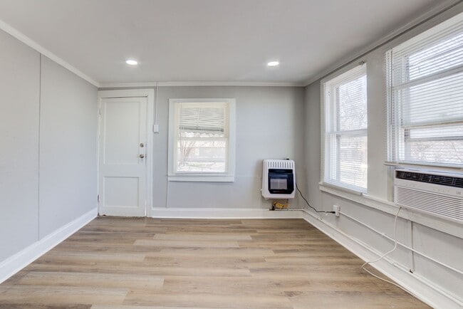 Building Photo - 702 S Trenton Ave