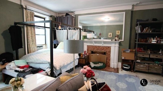 Foto del edificio - 42 West 73rd Street