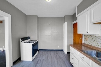 Building Photo - 3598 E 143rd St
