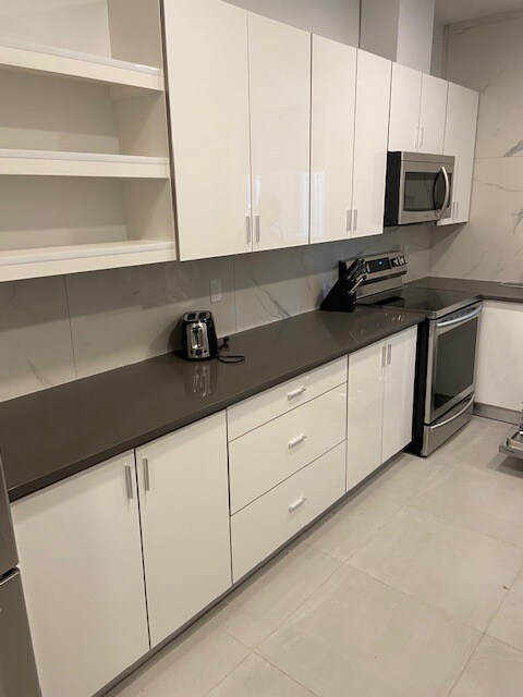 Photo du bâtiment - 10749-10786 86 Ave NW