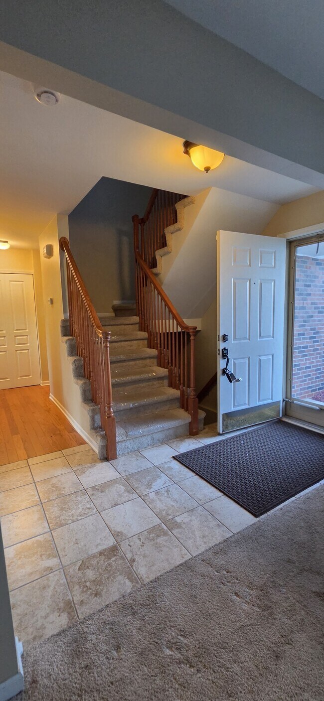 Foto del edificio - 380 Huntington Ct