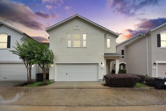 Building Photo - 10062 Hillside Bayou Dr