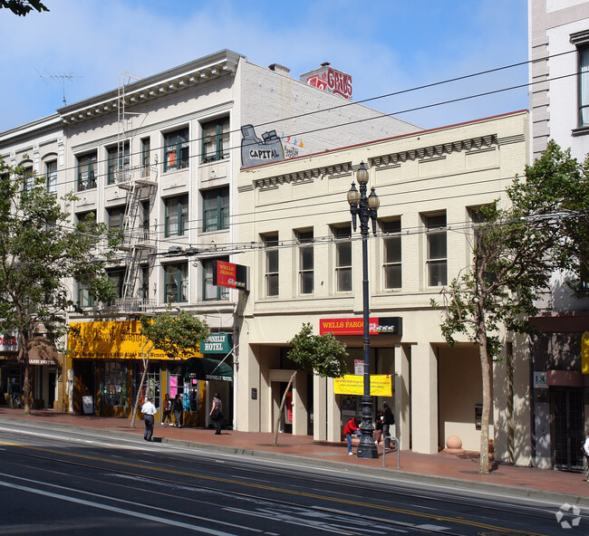 Foto del edificio - Donnelly Hotel