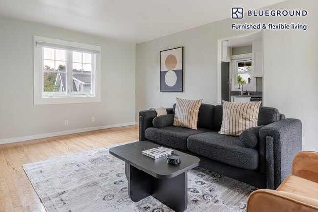 Building Photo - 317 Hawthorne Ave