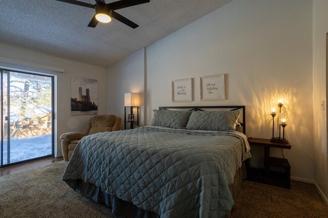 Building Photo - 33 Lofty Ct