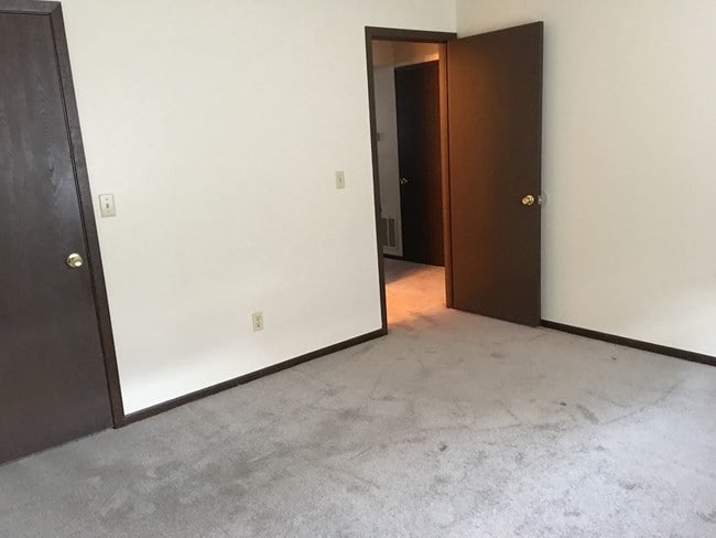Building Photo - 25 Southwinds Cir