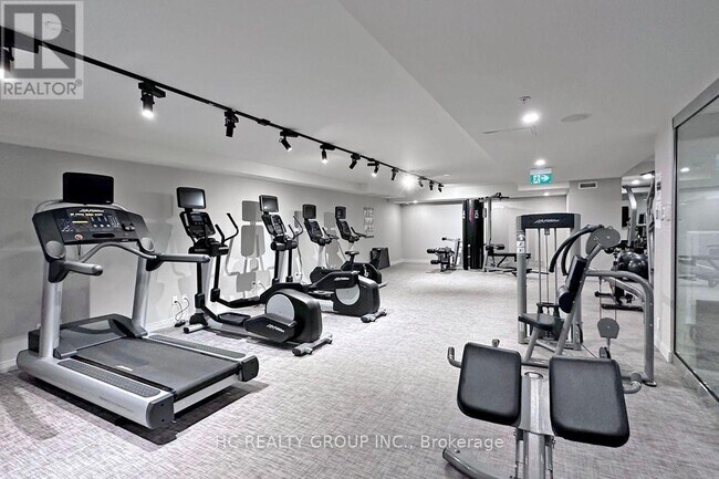 Photo du bâtiment - 28 Wellesley St E