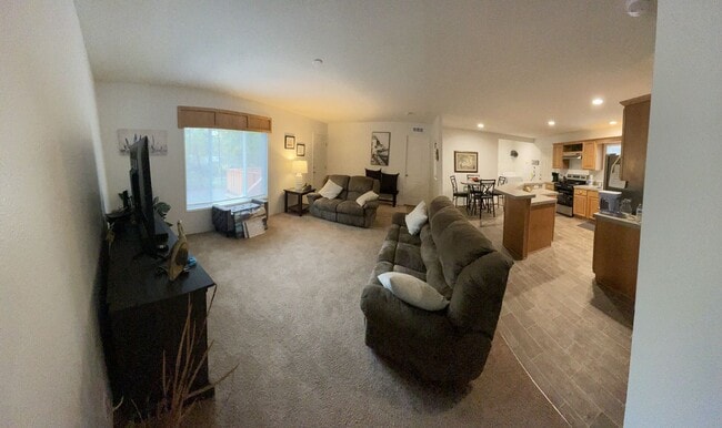 Building Photo - 2168