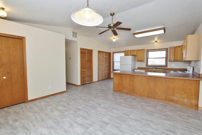 Foto del edificio - 1020 S Hayes Ave