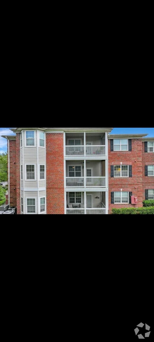 Building Photo - 1443 Cambridge Lakes Dr