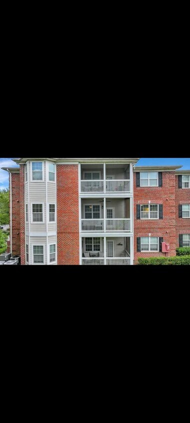 2nd floor screened porch - 1443 Cambridge Lakes Dr