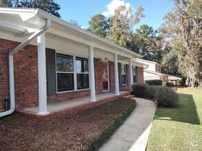 Building Photo - 1533 Woodgate Way