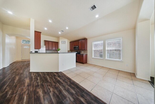 Building Photo - 5015 Bridgecrossing Ct
