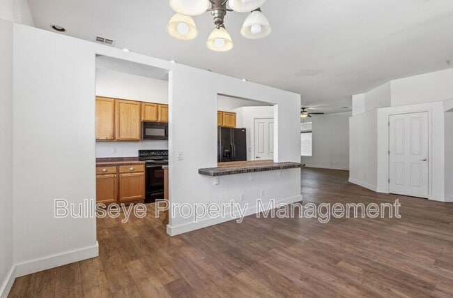 Building Photo - 6519 S 5th Way