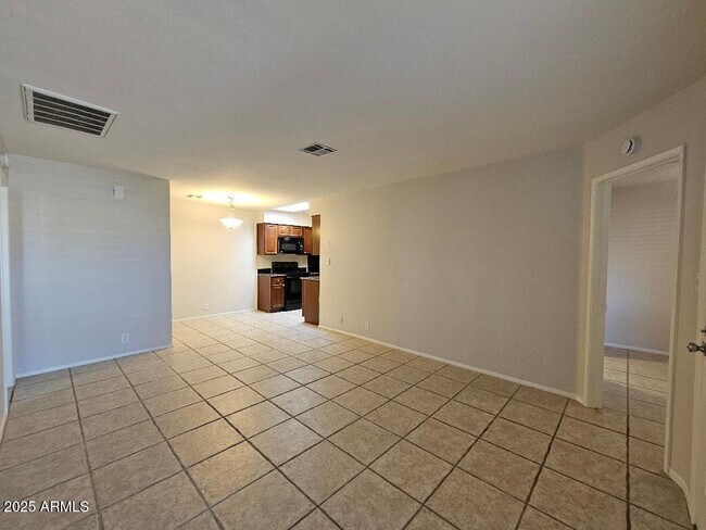 Foto del edificio - 312 W Yukon Dr
