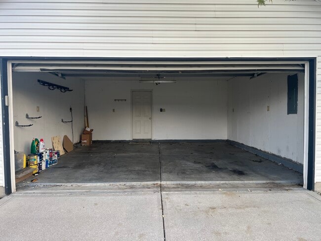 2 Car Garage - 227 Lakemoore St