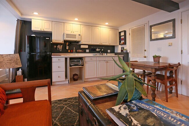 Foto del edificio - OPEN HOUSE: Sunday (8/17) 3:30pm-4:00pm. F...