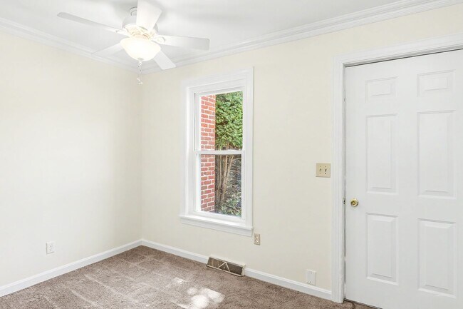 Foto del edificio - Two bedroom, one bathroom interior townhome in Mechanicsburg near Lisburn Rd.
